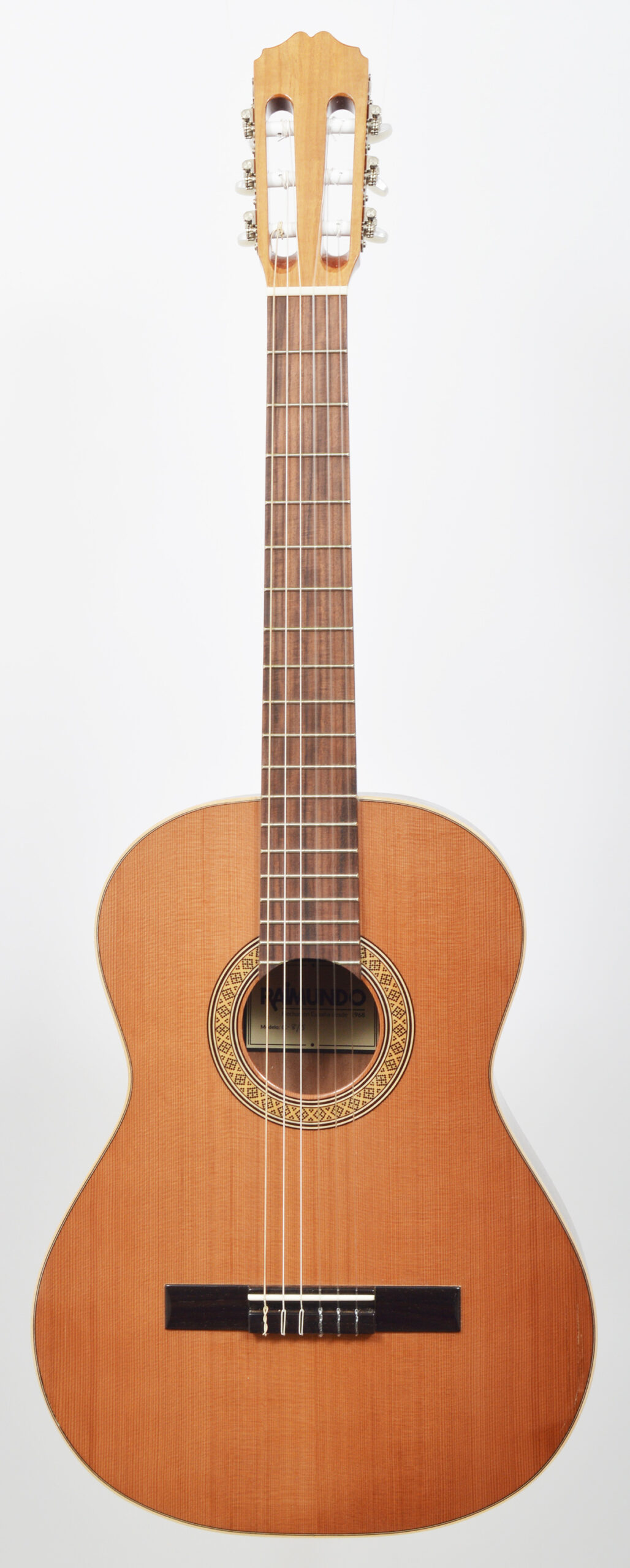 Raimundo C8 Cedar 63cm scale