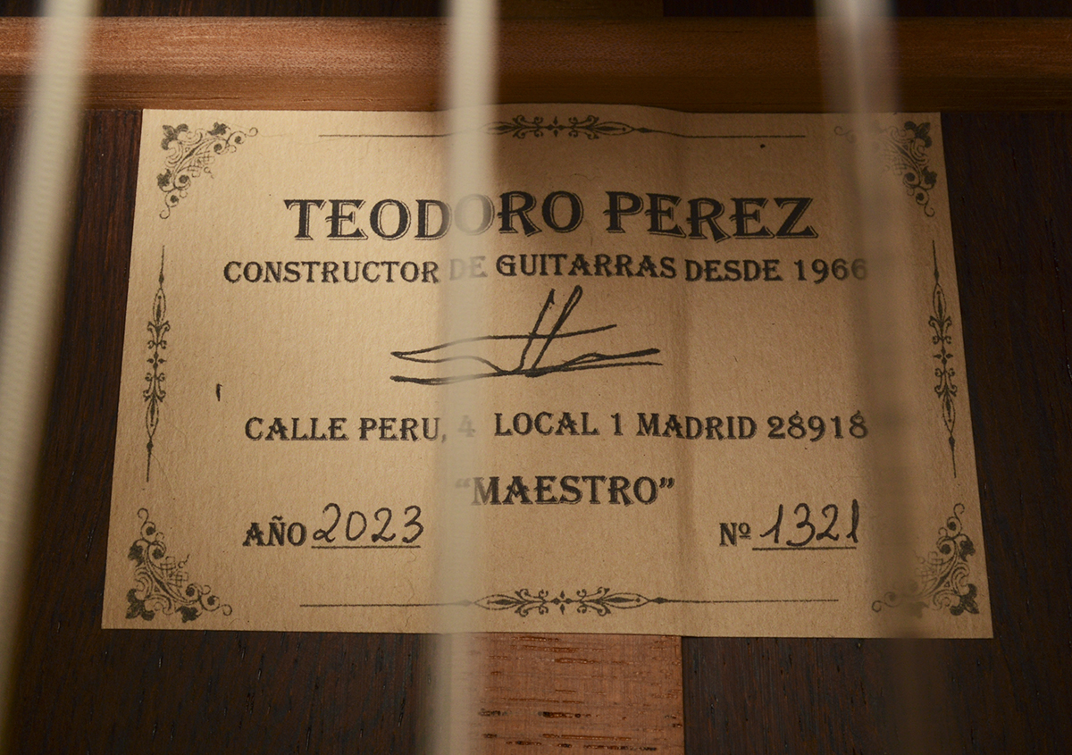 Teodoro Perez Maestro Spruce/Madagascan Rosewood