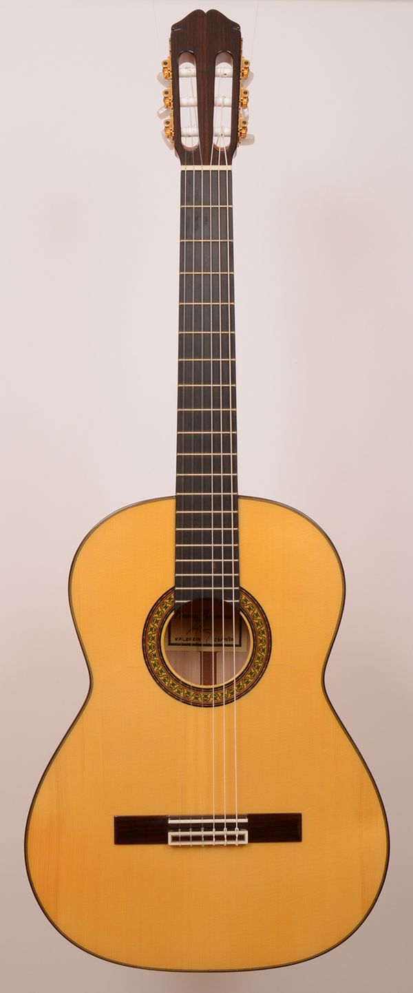 Left handed spanish guitar hotsell